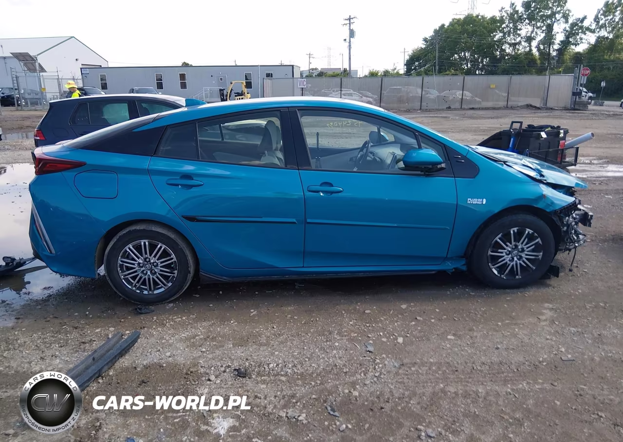 2018 Toyota Prius Prime Premium VIN:JTDKARFP8J3073731 - 14