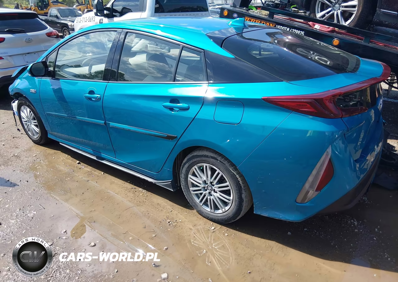 2018 Toyota Prius Prime Premium VIN:JTDKARFP8J3073731 - 3