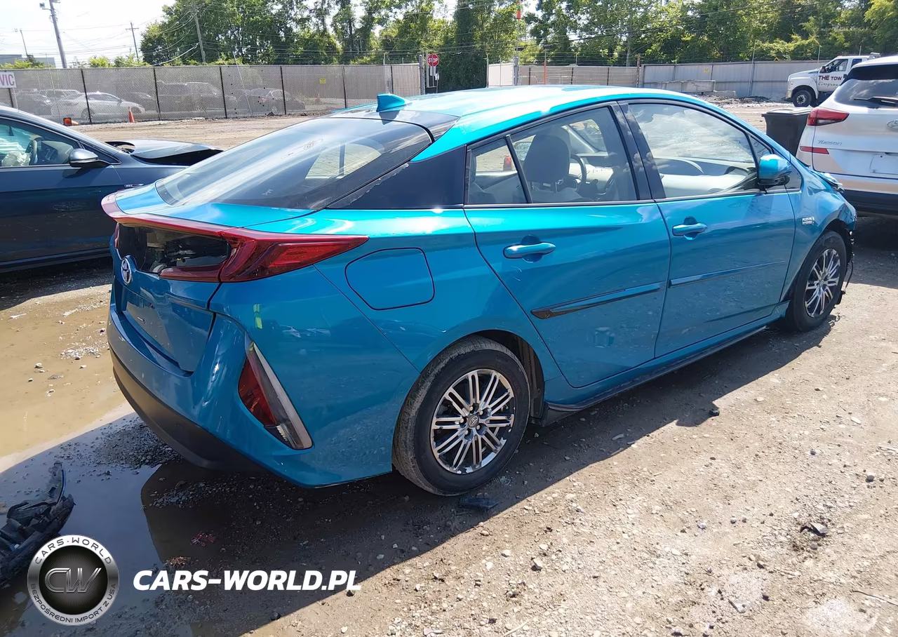 2018 Toyota Prius Prime Premium VIN:JTDKARFP8J3073731 - 4