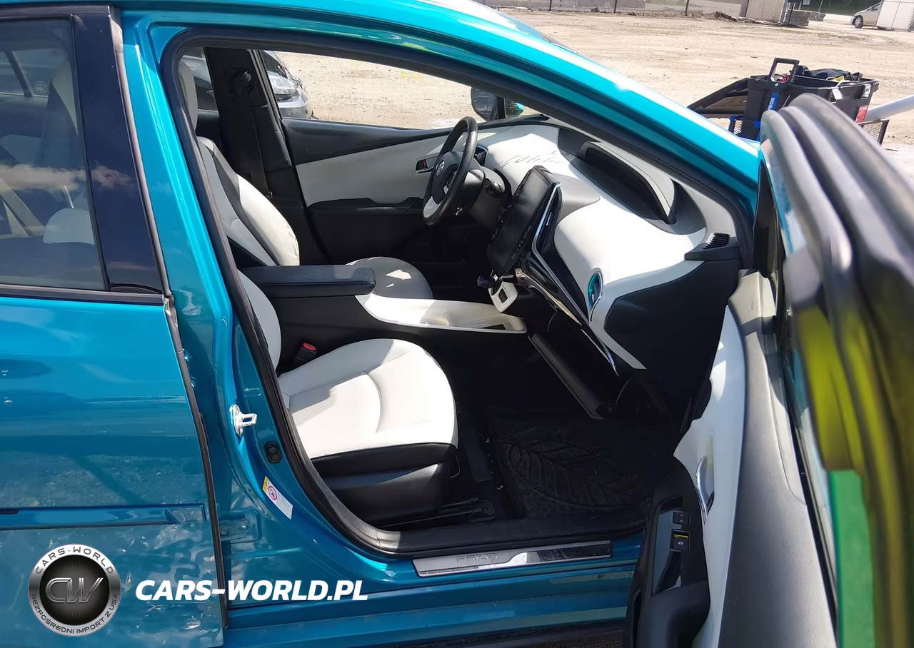 2018 Toyota Prius Prime Premium VIN:JTDKARFP8J3073731 - 5