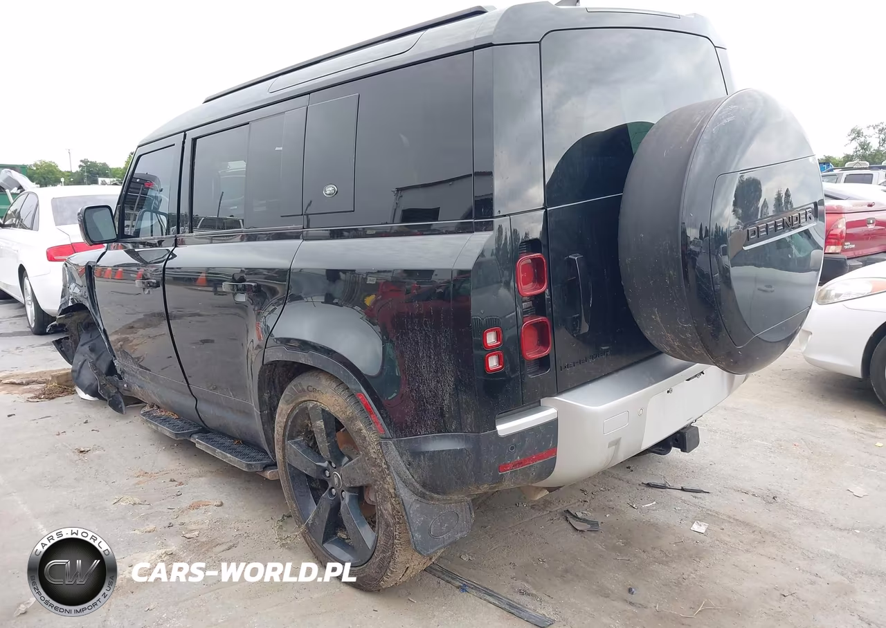 2024 Land Rover Defender 110 P300 VIN:SALEJ7EX0R2340132 - 3