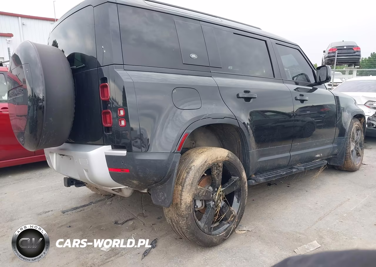 2024 Land Rover Defender 110 P300 VIN:SALEJ7EX0R2340132 - 4