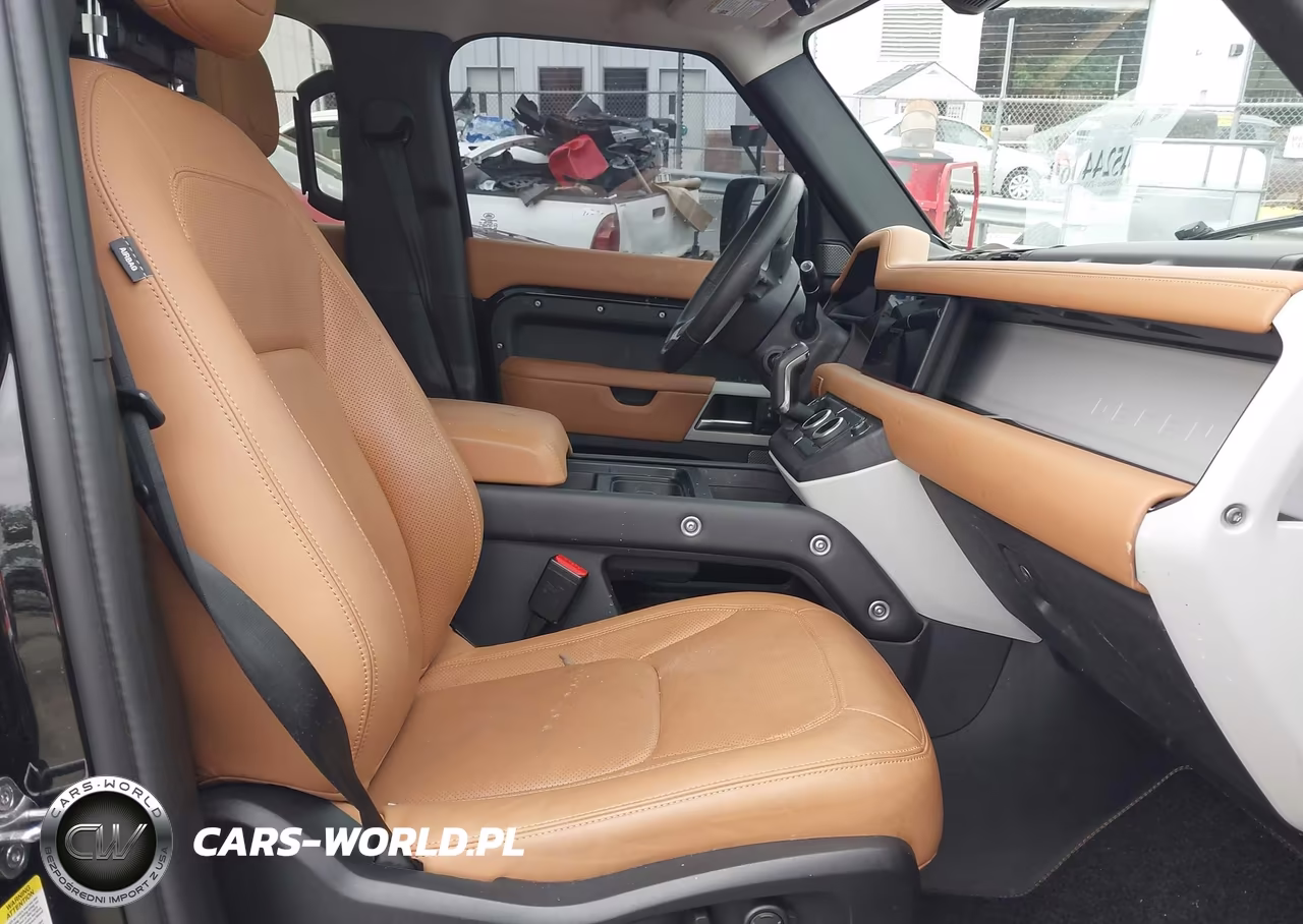 2024 Land Rover Defender 110 P300 VIN:SALEJ7EX0R2340132 - 5