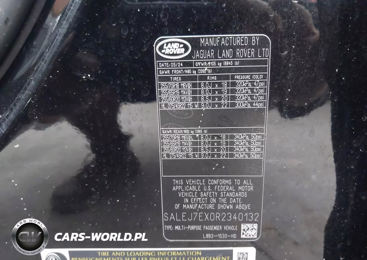 2024 Land Rover Defender 110 P300 VIN:SALEJ7EX0R2340132 - 9