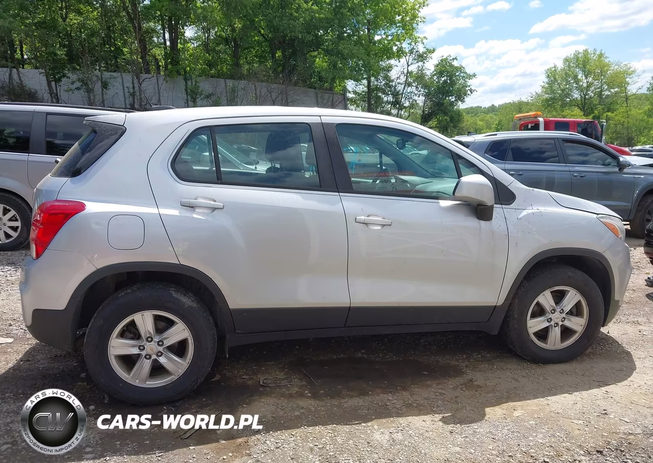 2018 Chevrolet Trax Ls VIN:KL7CJNSB7JB625052 - 13