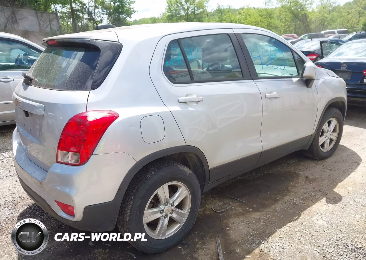 2018 Chevrolet Trax Ls VIN:KL7CJNSB7JB625052 - 4