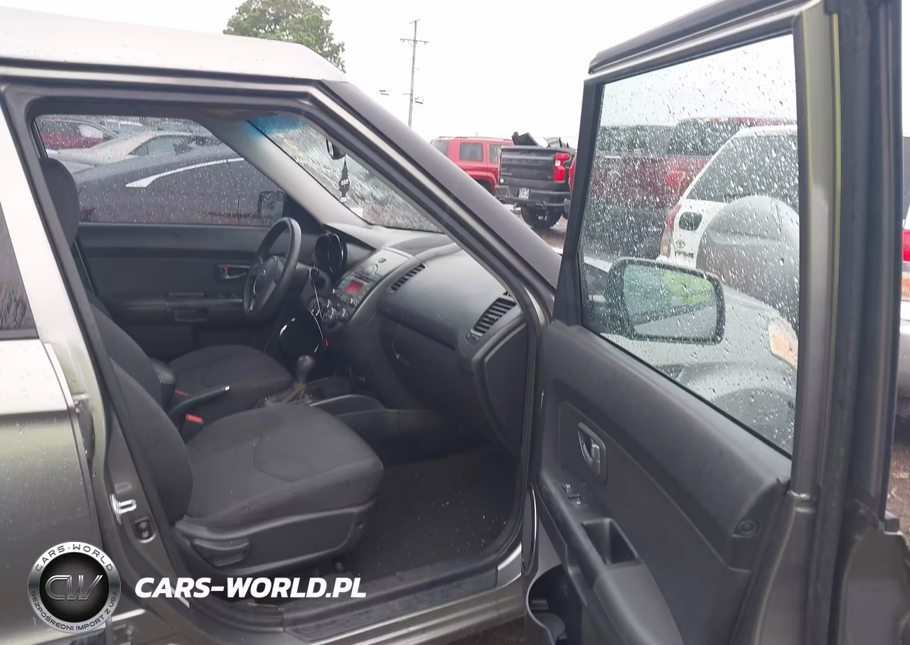 2011 Kia Soul + VIN:KNDJT2A25B7302224 - 5