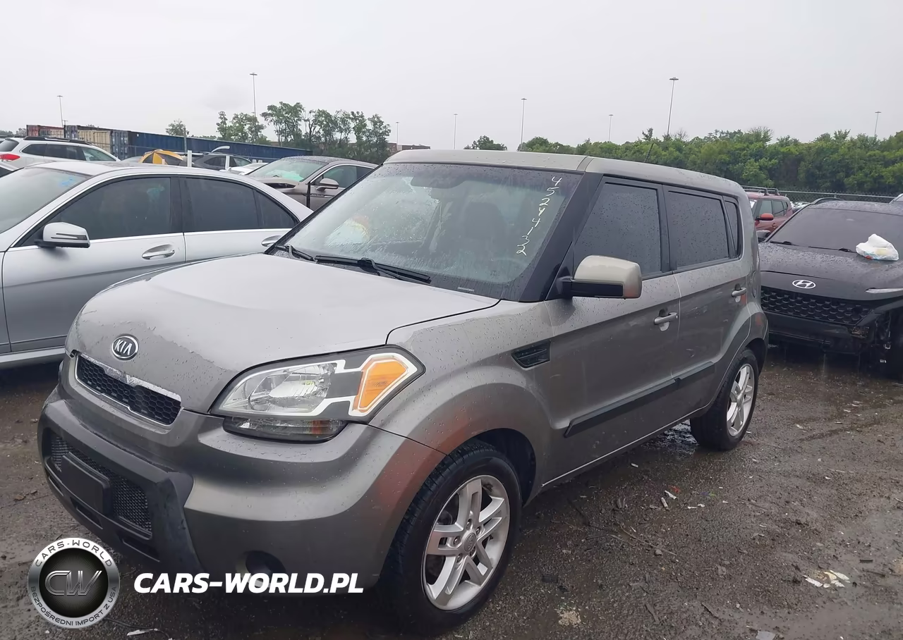 2011 Kia Soul + VIN:KNDJT2A25B7302224 - 6