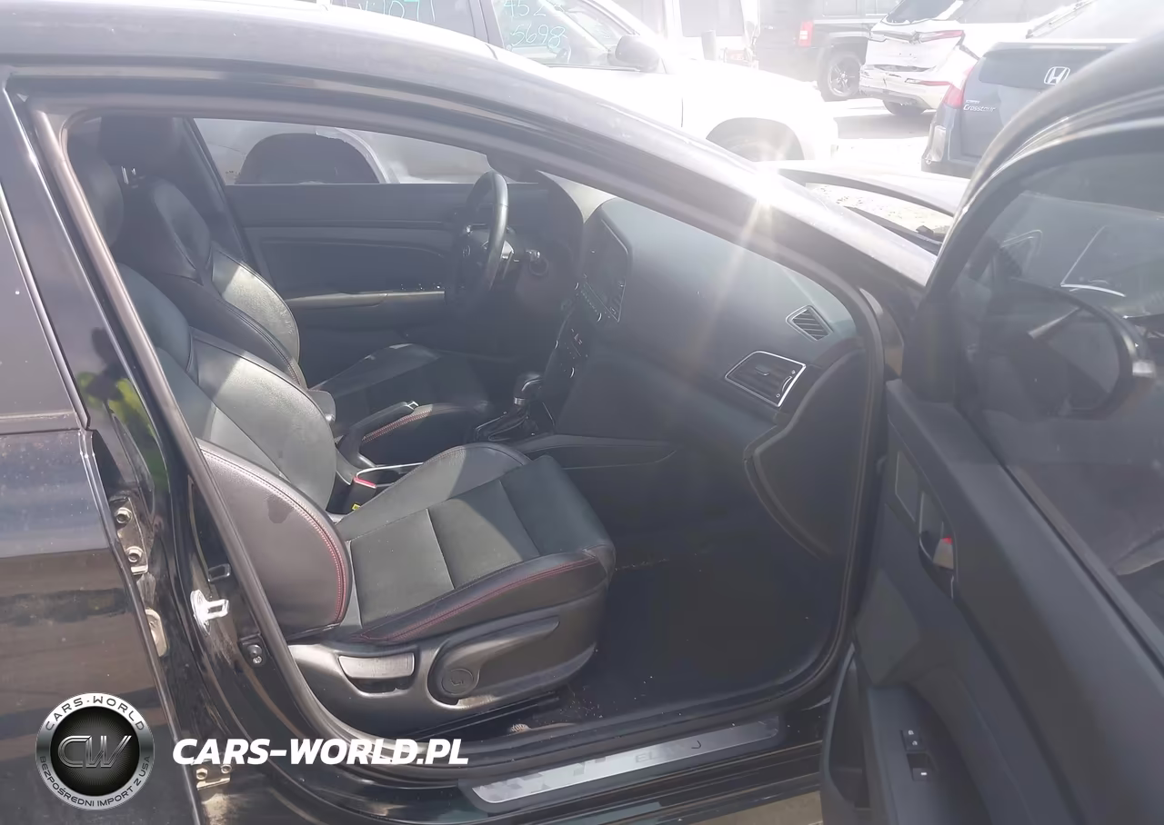 2018 Hyundai Elantra Sport VIN:KMHD04LB5JU519038 - 5