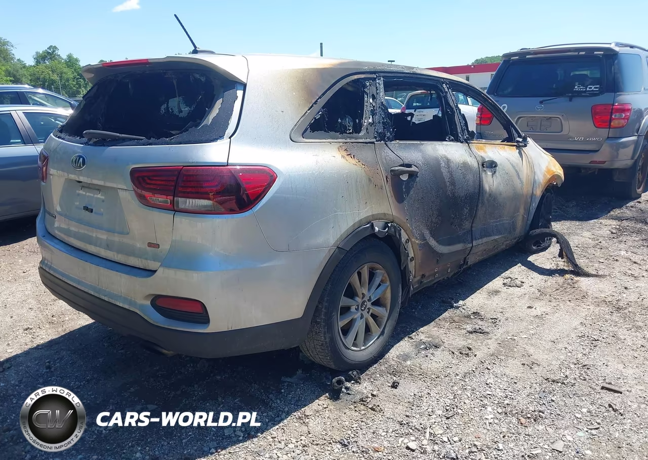 2019 Kia Sorento 2.4L Lx VIN:5XYPGDA3XKG562785 - 4