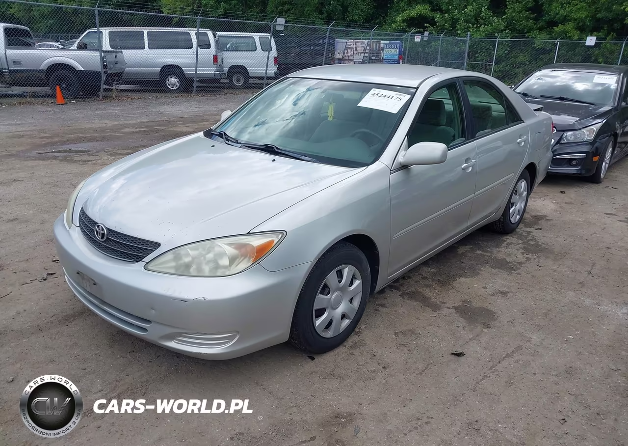 2002 Toyota Camry Le VIN:4T1BE32K72U113560 - 2