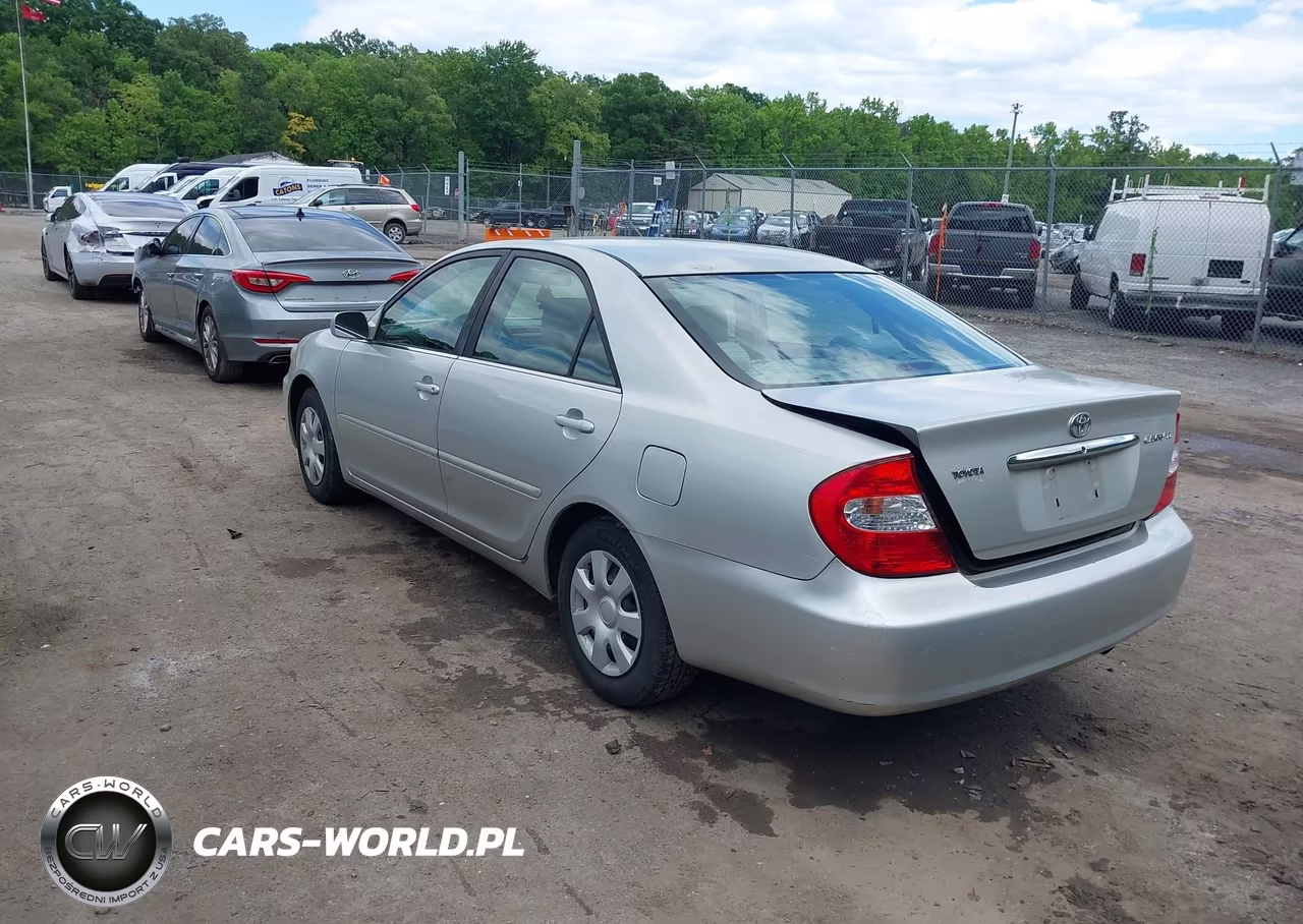 2002 Toyota Camry Le VIN:4T1BE32K72U113560 - 3