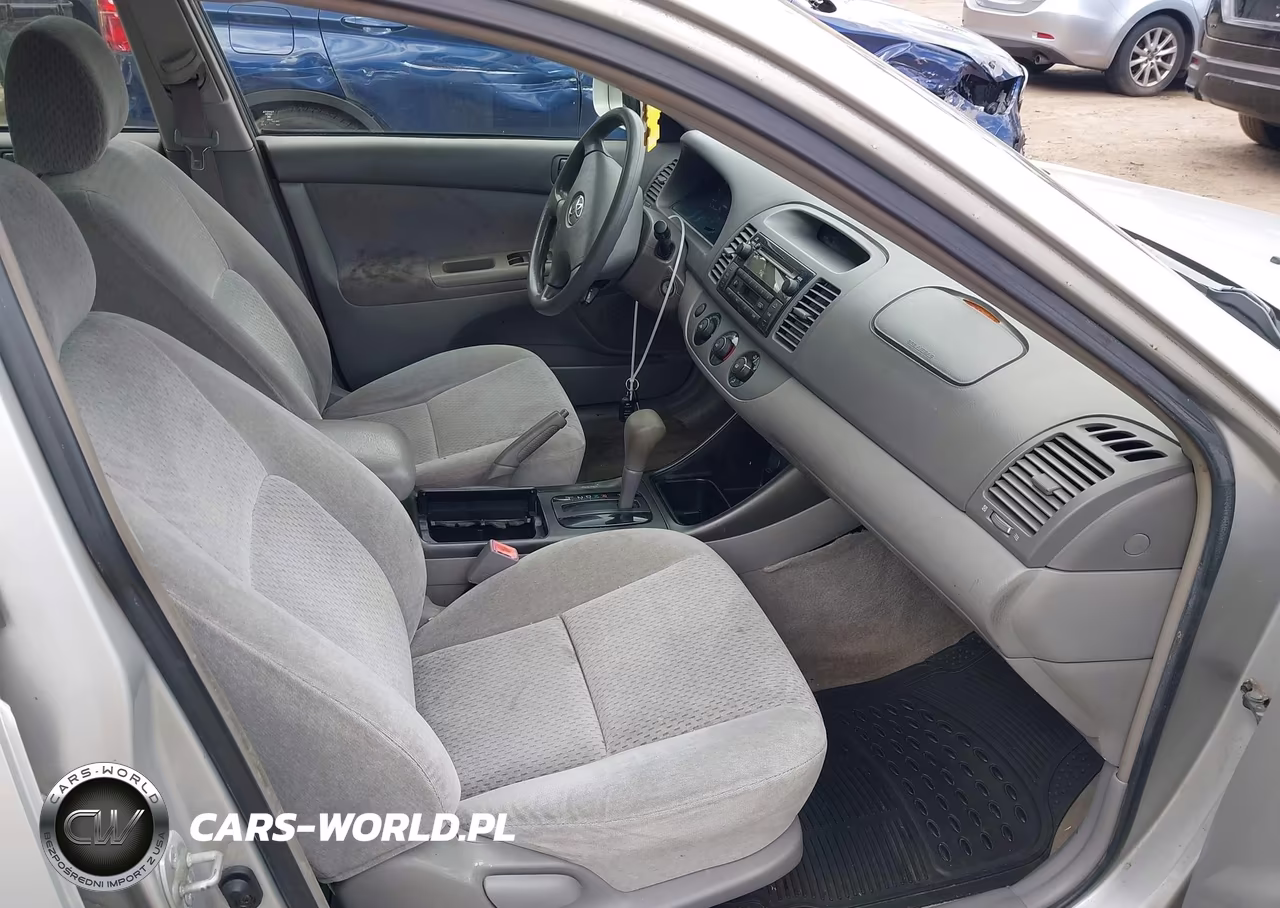 2002 Toyota Camry Le VIN:4T1BE32K72U113560 - 5