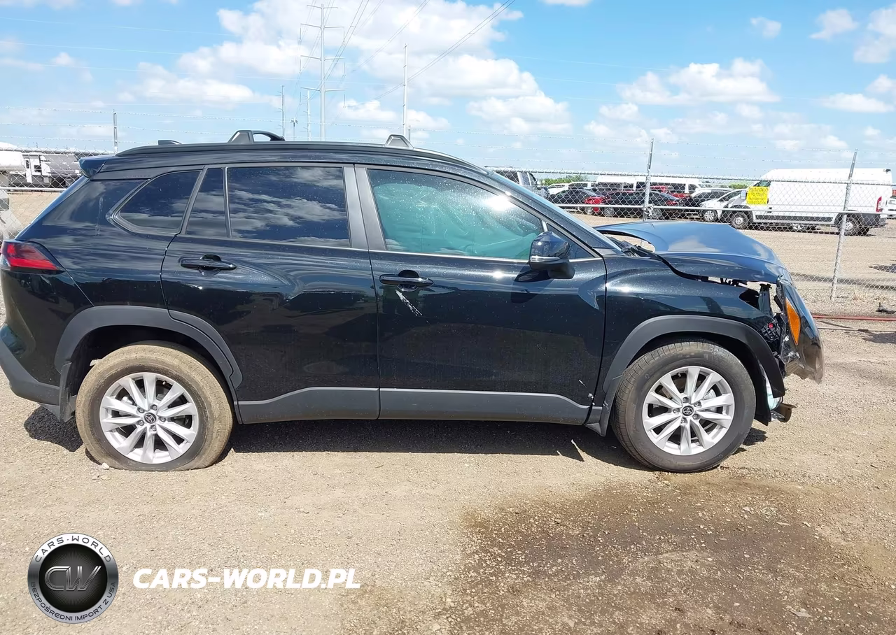 2026 Toyota Corolla Cross Le VIN:7MUCAAAGXTV169560 - 14