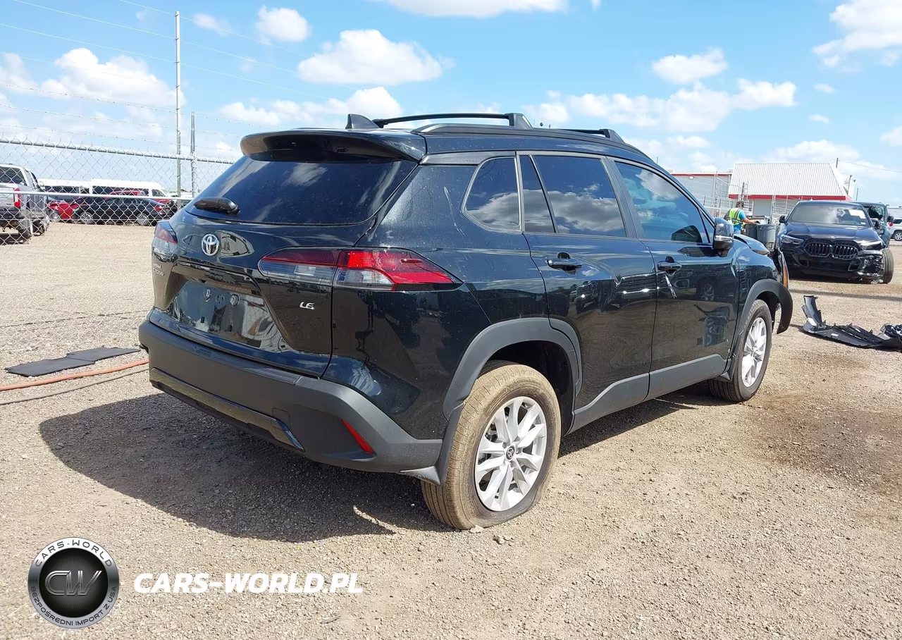 2026 Toyota Corolla Cross Le VIN:7MUCAAAGXTV169560 - 4