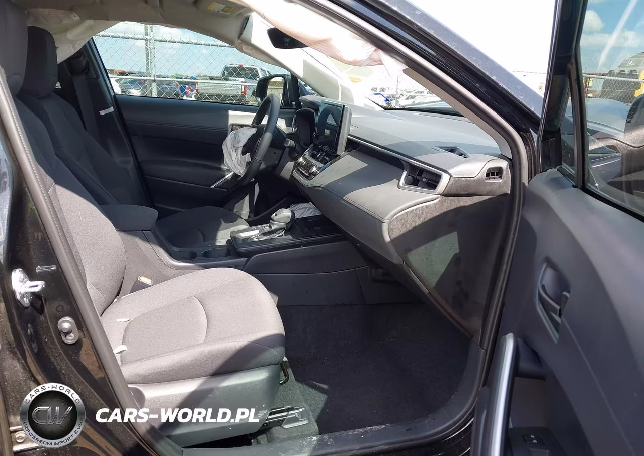2026 Toyota Corolla Cross Le VIN:7MUCAAAGXTV169560 - 5