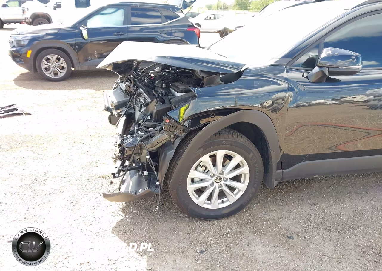 2026 Toyota Corolla Cross Le VIN:7MUCAAAGXTV169560 - 6