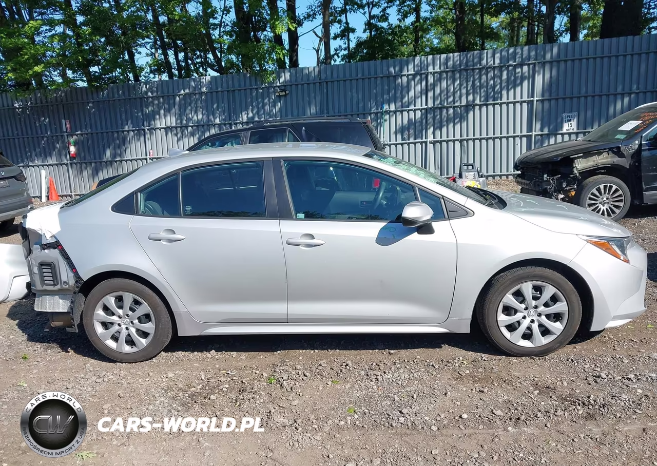 2022 Toyota Corolla Le VIN:5YFEPMAE3NP299547 - 13