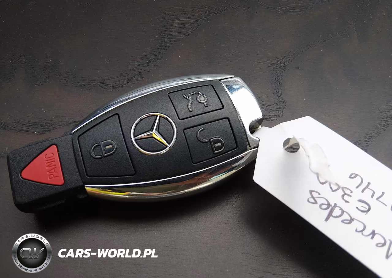 2018 Mercedes-Benz C 300 VIN:55SWF4JB7JU275947 - 11