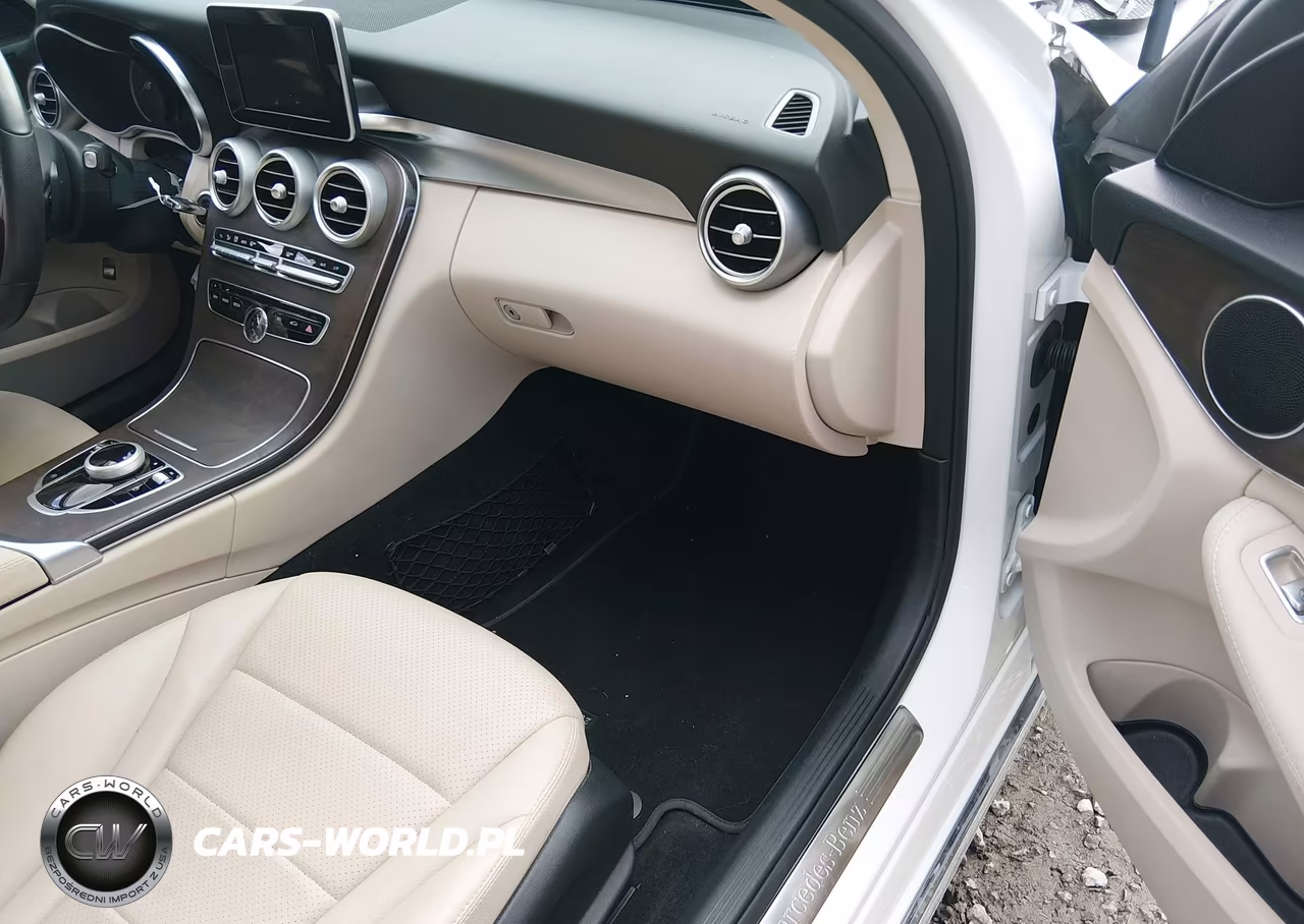 2018 Mercedes-Benz C 300 VIN:55SWF4JB7JU275947 - 5