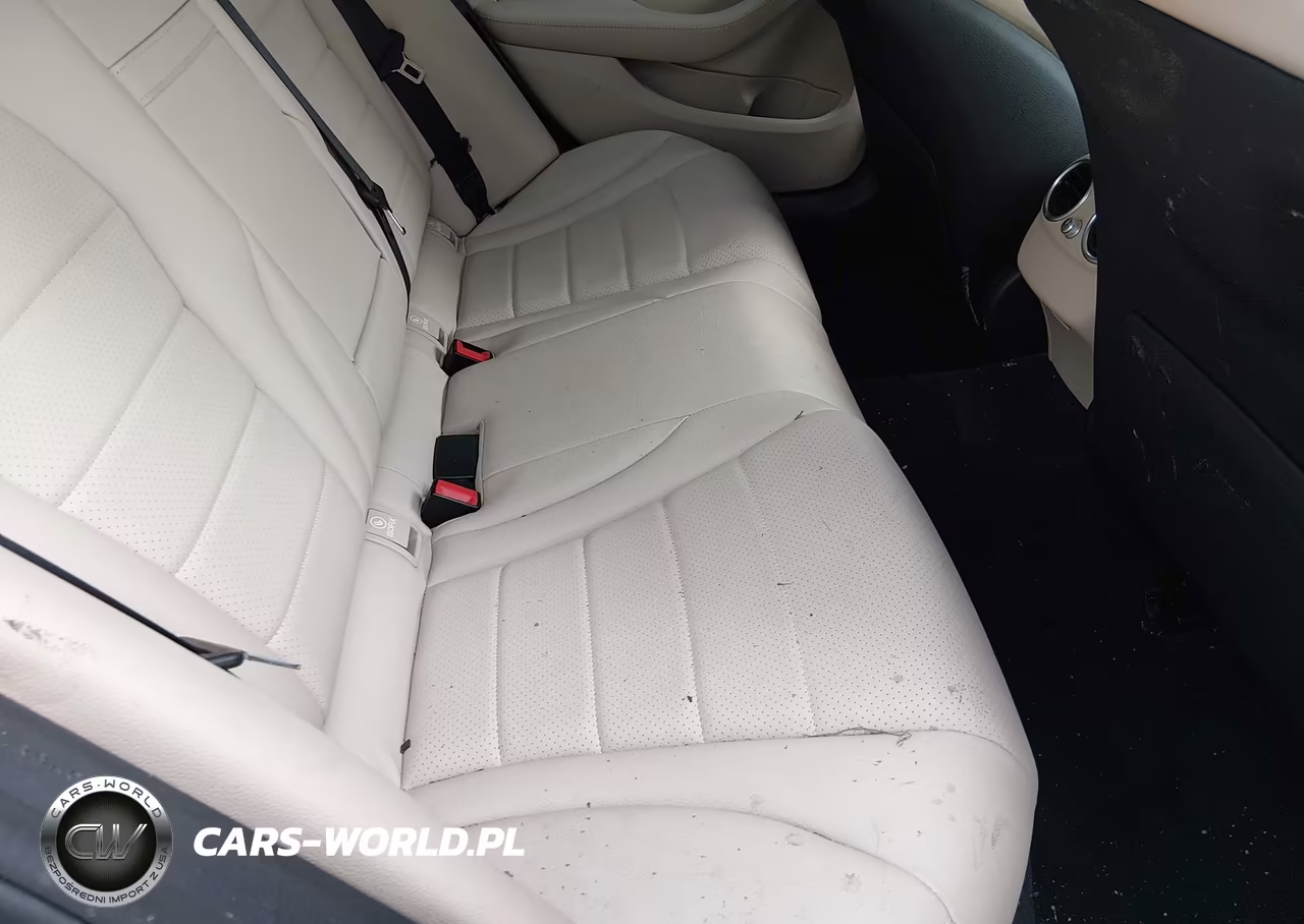 2018 Mercedes-Benz C 300 VIN:55SWF4JB7JU275947 - 8