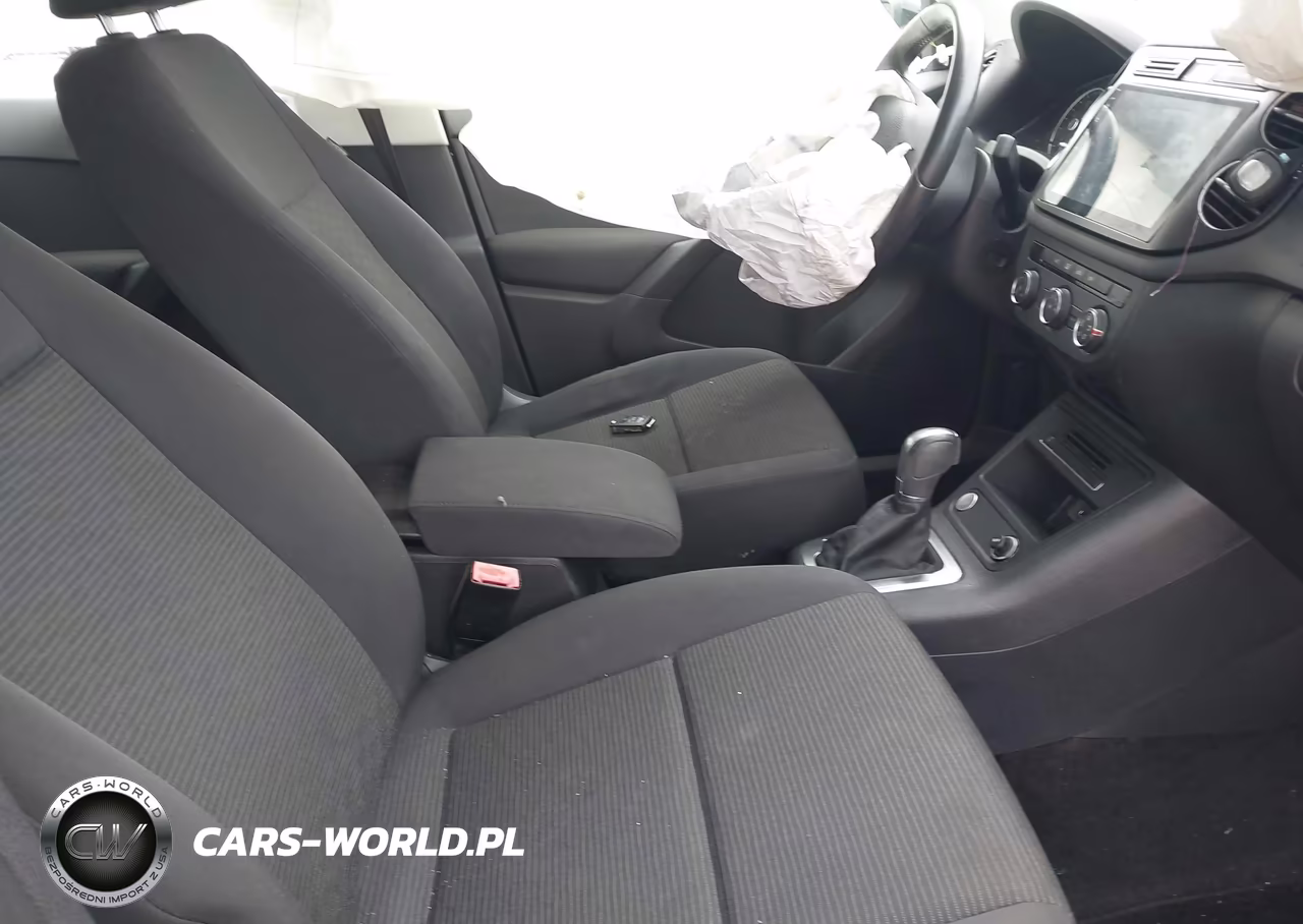 2017 Volkswagen Tiguan 2.0T-2.0T S VIN:WVGAV7AX8HK053373 - 5