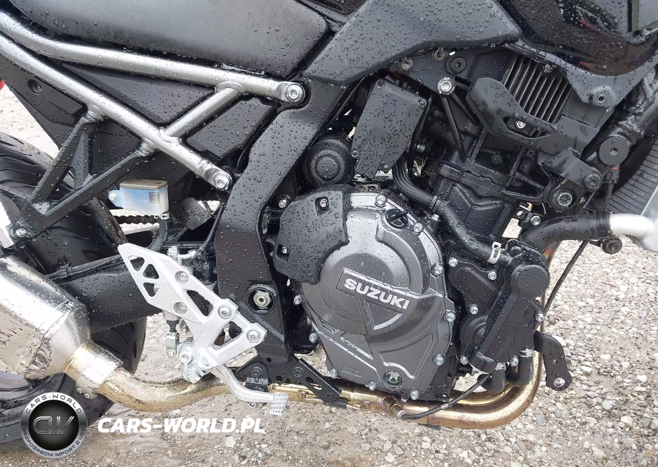 2025 Suzuki Gsx800 F VIN:JS1EM13B0S7100133 - 8