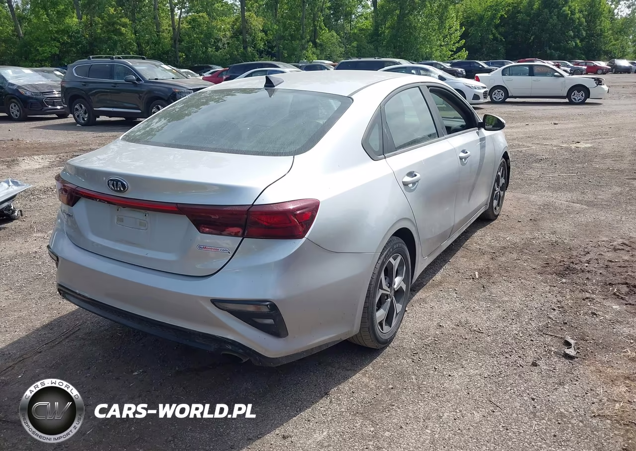 2019 Kia Forte Lxs VIN:3KPF24AD7KE006286 - 4