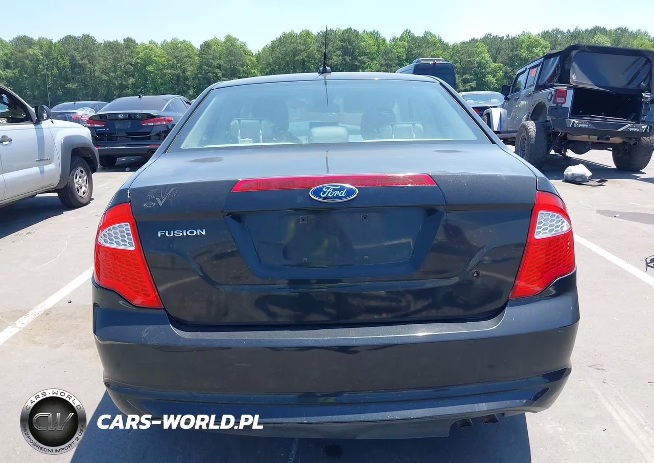 2012 Ford Fusion S VIN:3FAHP0GA4CR445865 - 17