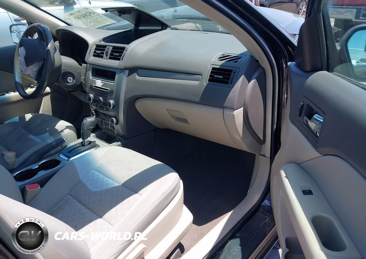 2012 Ford Fusion S VIN:3FAHP0GA4CR445865 - 5