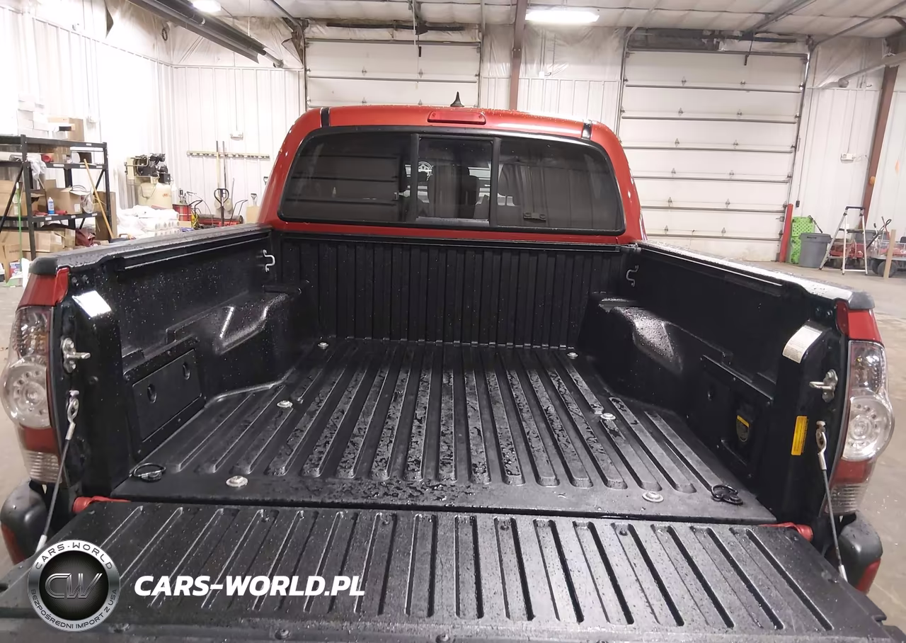 2014 Toyota Tacoma Base V6 VIN:3TMLU4EN6EM142080 - 17
