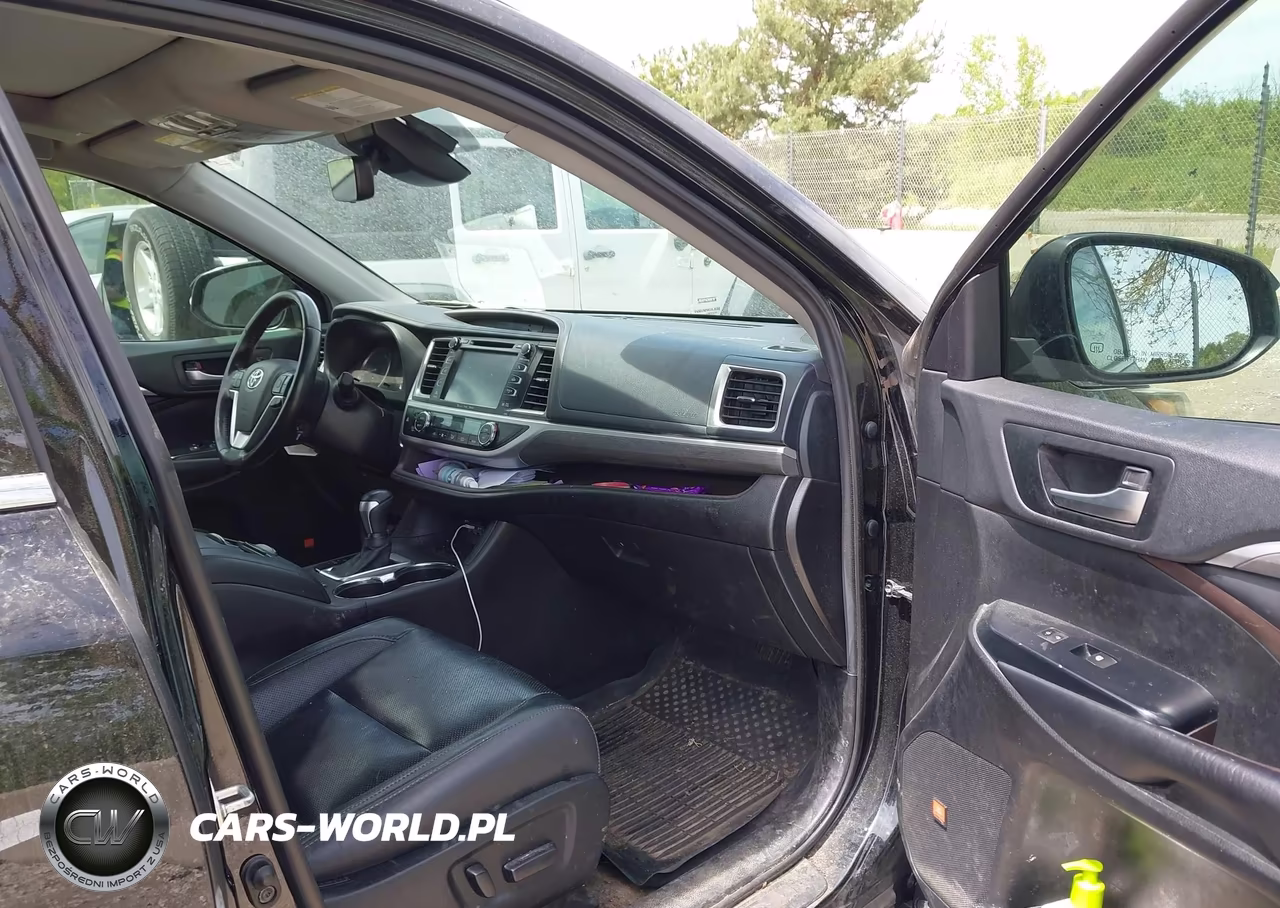 2019 Toyota Highlander Hybrid Limited Platinum VIN:5TDDGRFHXKS066876 - 5