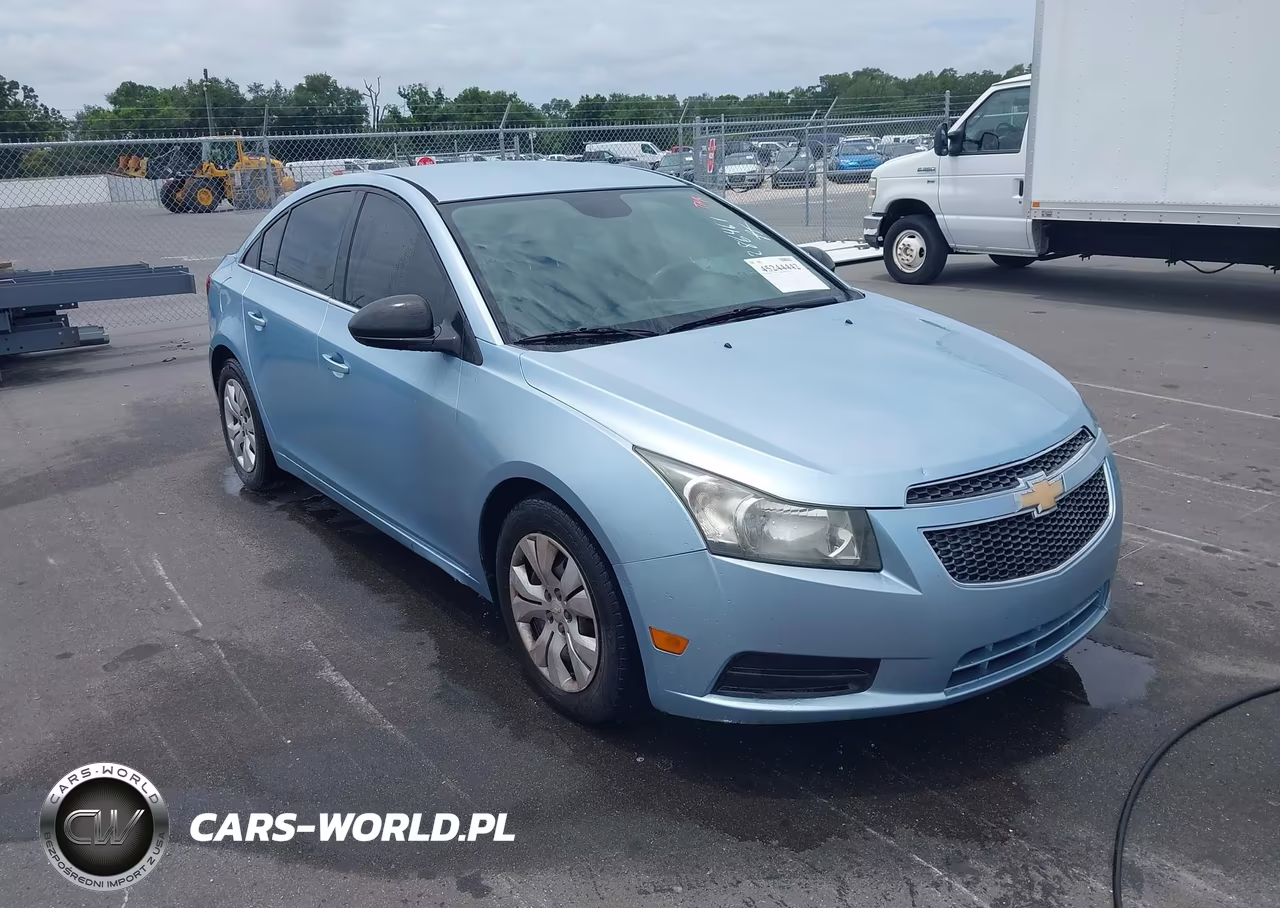 2012 Chevrolet Cruze Ls – zdjęcie 1 z 12