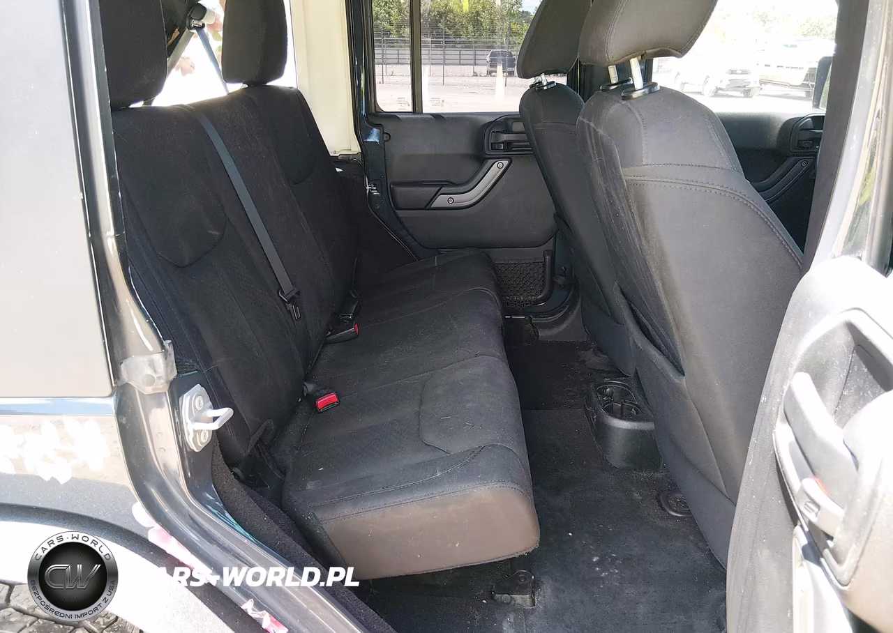 2016 Jeep Wrangler Unlimited Sport VIN:1C4BJWDG7GL221605 - 8