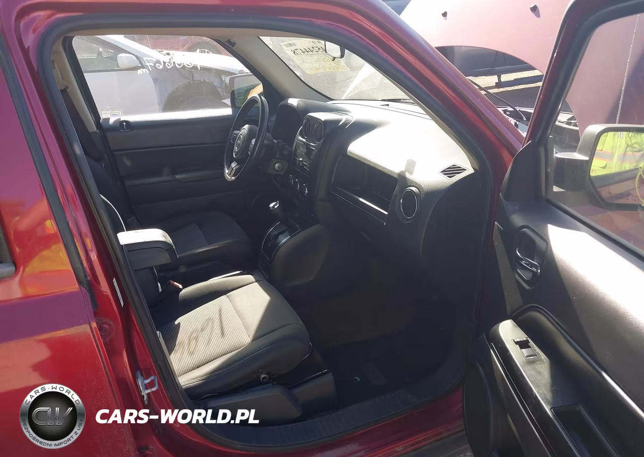 2014 Jeep Patriot Latitude VIN:1C4NJPFB1ED529428 - 5
