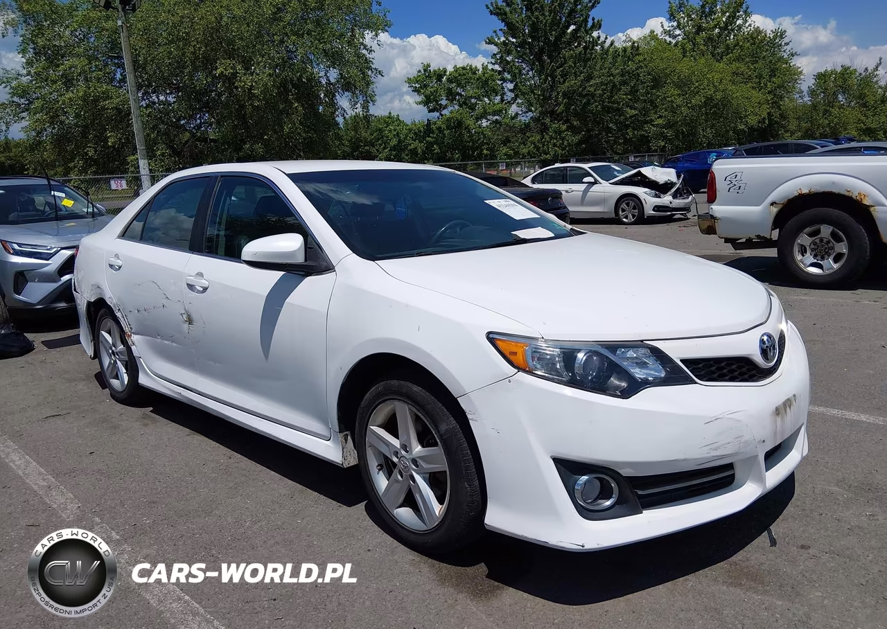 2014 Toyota Camry Se – zdjęcie 1 z 16