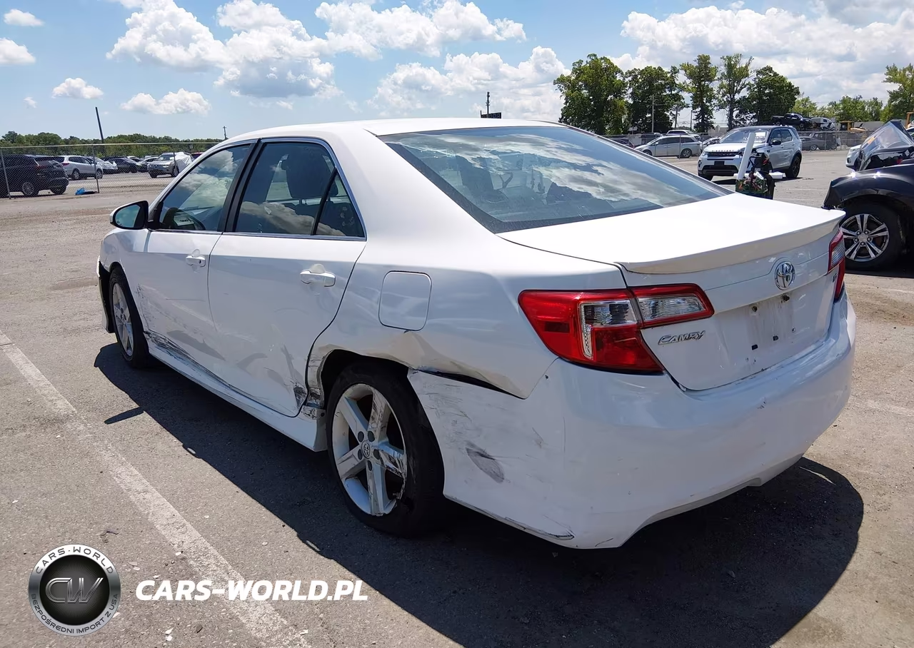 2014 Toyota Camry Se VIN:4T1BF1FK3EU331897 - 3