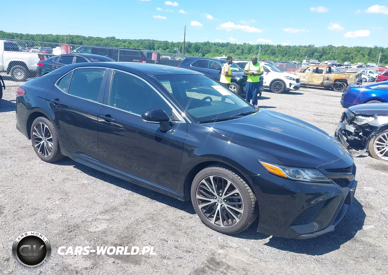 2018 Toyota Camry Se – zdjęcie 1 z 16
