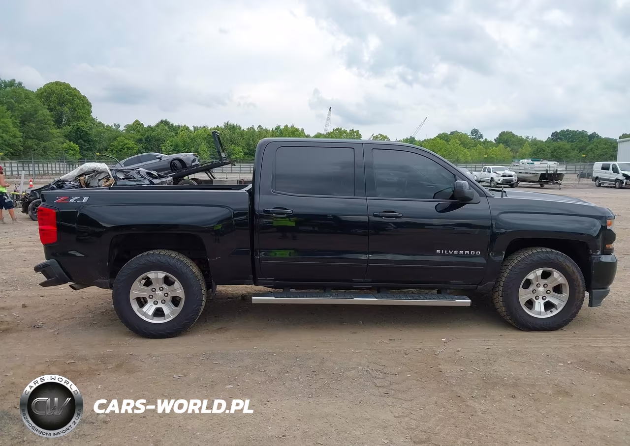 2018 Chevrolet Silverado 1500 2Lt VIN:3GCUKREC6JG524382 - 13