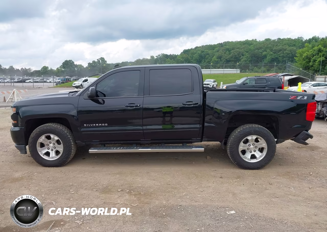 2018 Chevrolet Silverado 1500 2Lt VIN:3GCUKREC6JG524382 - 14