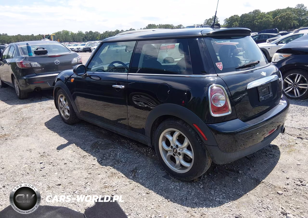 2011 Mini Cooper VIN:WMWSU3C57BT097508 - 3