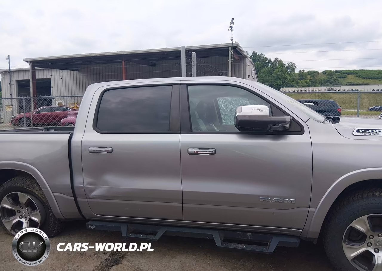 2019 Ram 1500 Laramie VIN:1C6SRFJT3KN747020 - 13