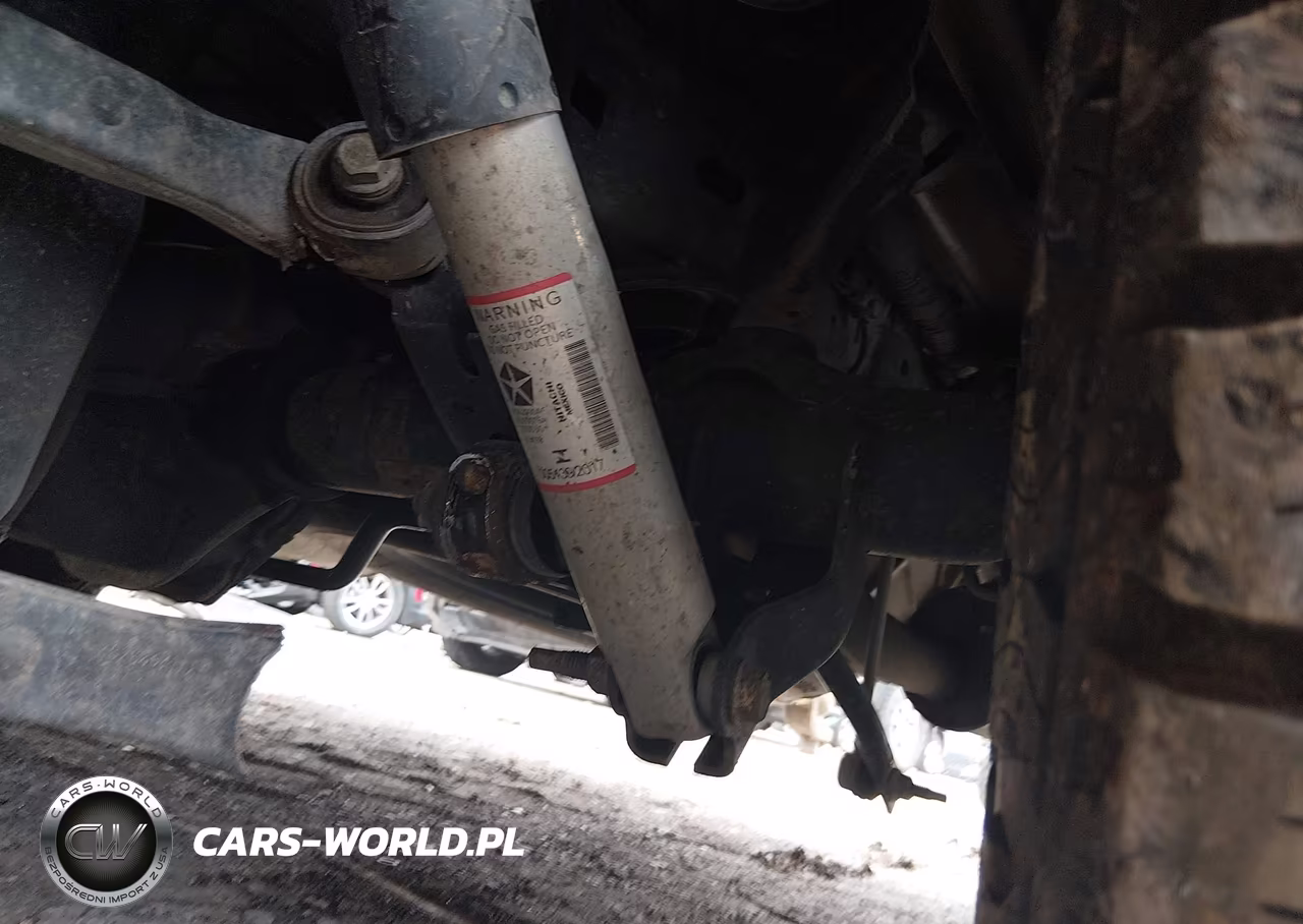 2019 Ram 1500 Laramie VIN:1C6SRFJT3KN747020 - 17