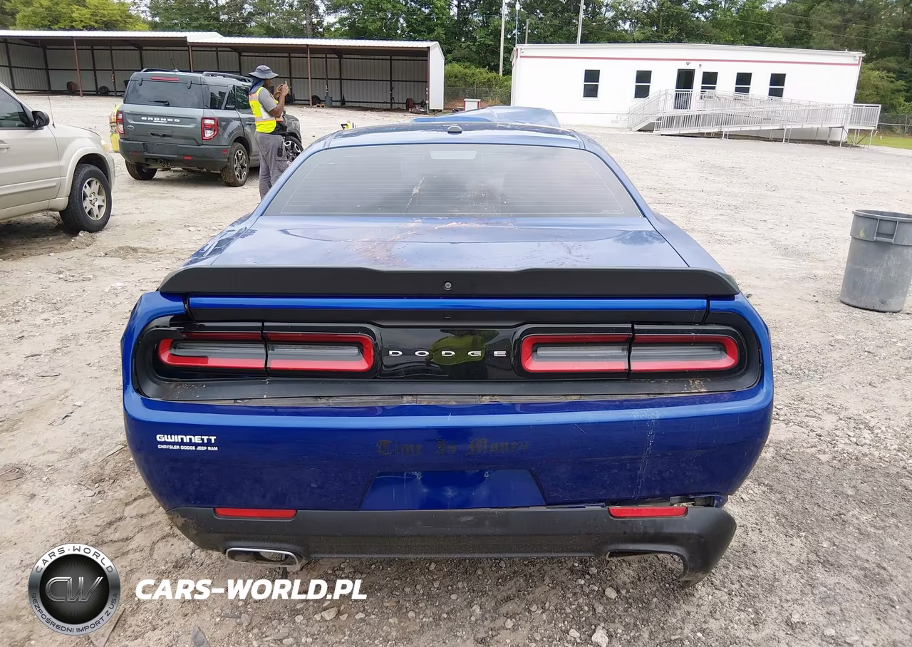 2018 Dodge Challenger Sxt VIN:2C3CDZAG6JH310883 - 17