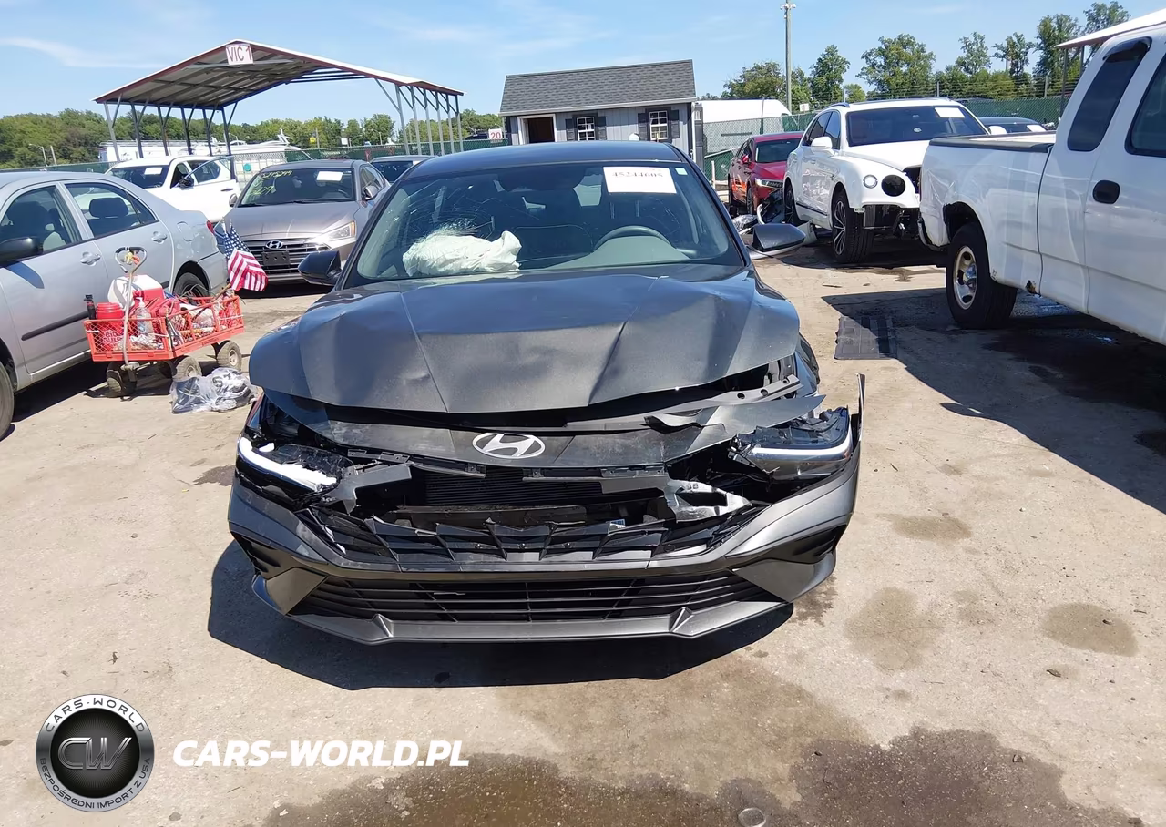 2025 Hyundai Elantra Sel Sport VIN:KMHLM4DG3SU063245 - 12