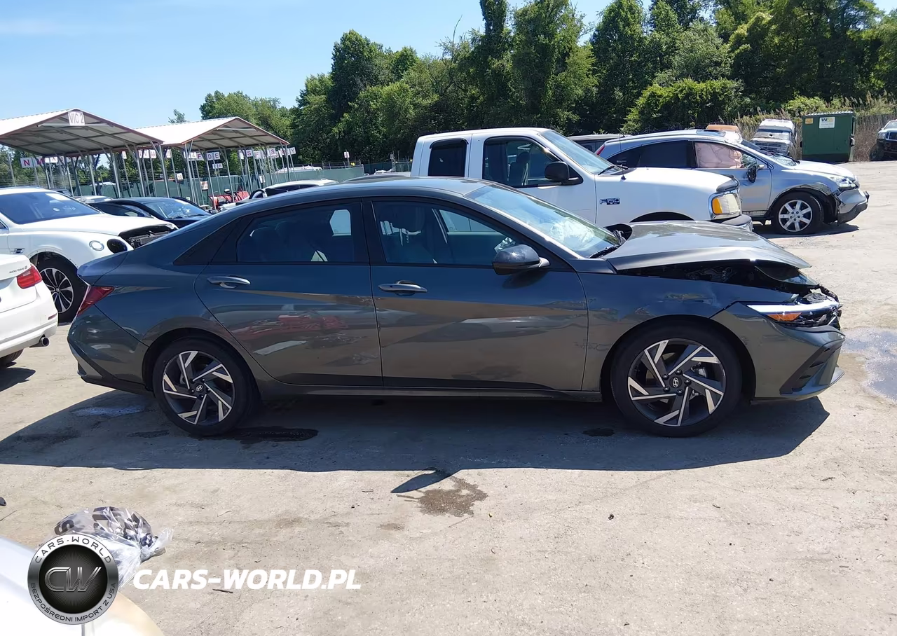 2025 Hyundai Elantra Sel Sport VIN:KMHLM4DG3SU063245 - 13