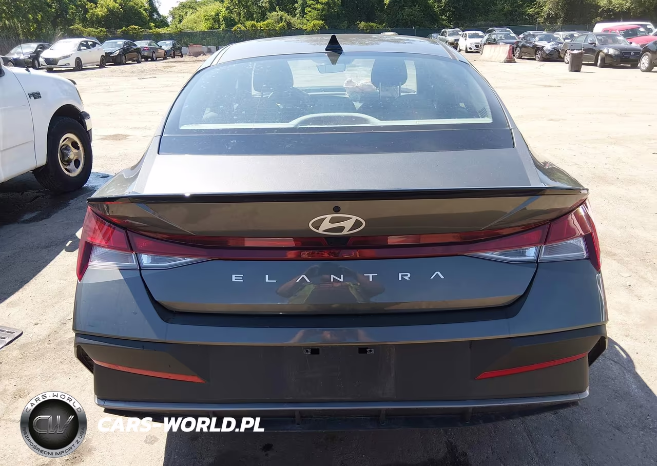2025 Hyundai Elantra Sel Sport VIN:KMHLM4DG3SU063245 - 16