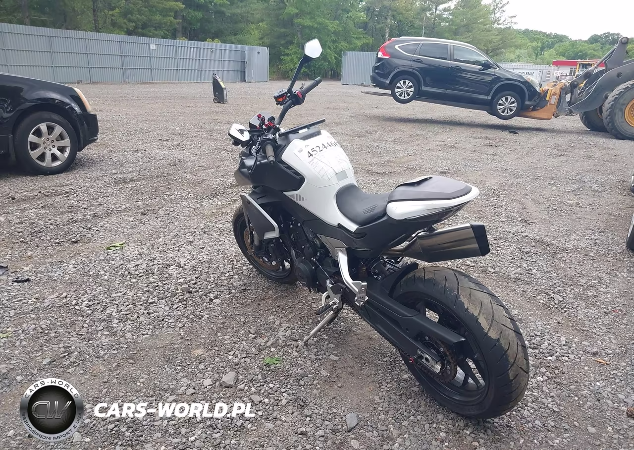 2024 Cf Moto 800Nk VIN:LCEPEYL44R6005421 - 3