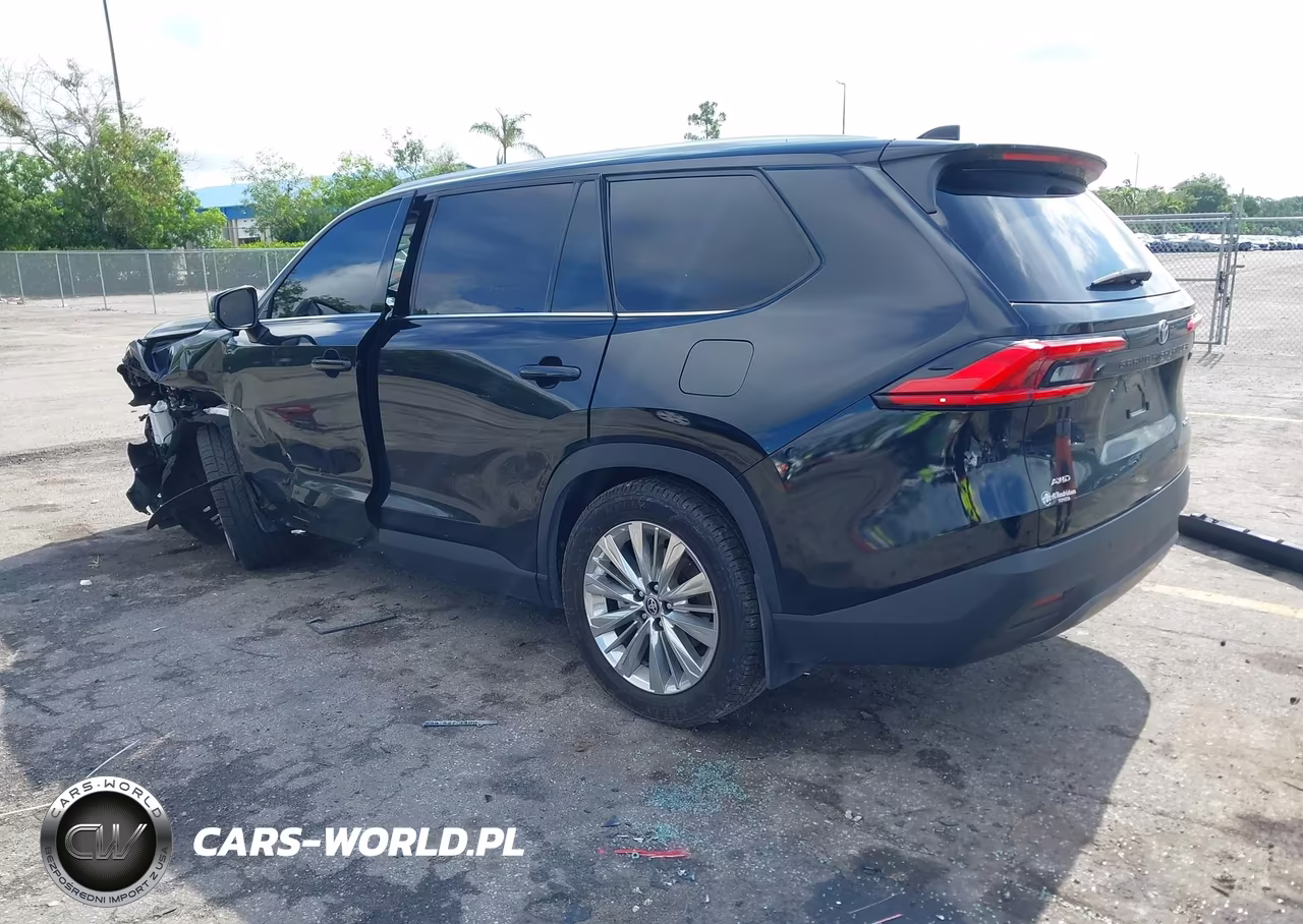 2024 Toyota Grand Highlander Platinum VIN:5TDAAAB52RS030661 - 3