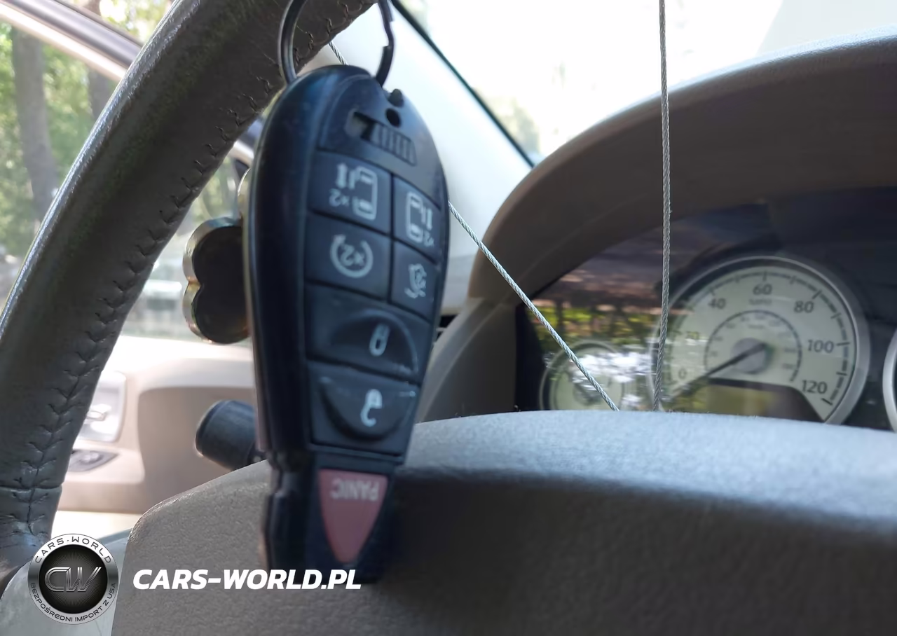 2010 Chrysler Town & Country Touring VIN:2A4RR5D17AR457175 - 11
